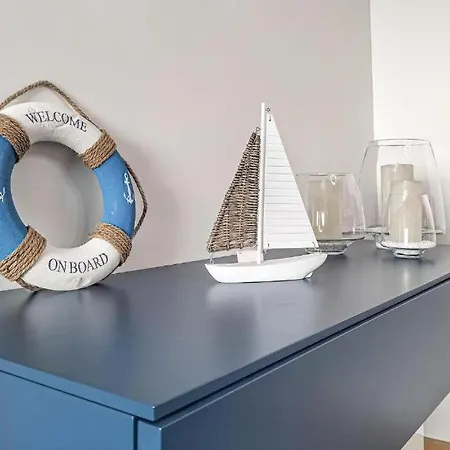 Apartment Crystal Seahorse *